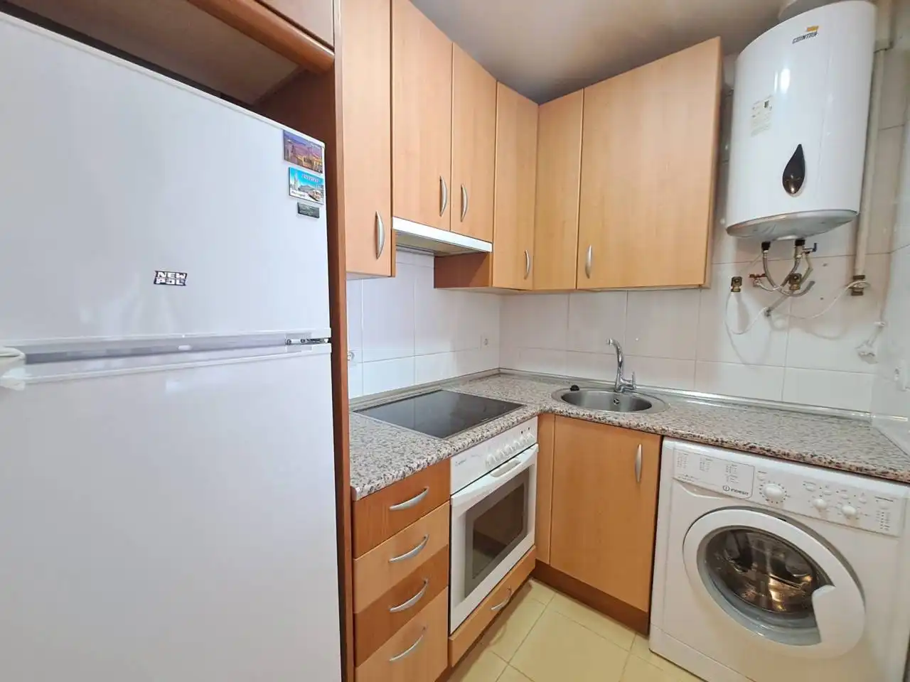 Küche von Wohnung zum Verkauf in Burgos mit Parkett und Abstellraum