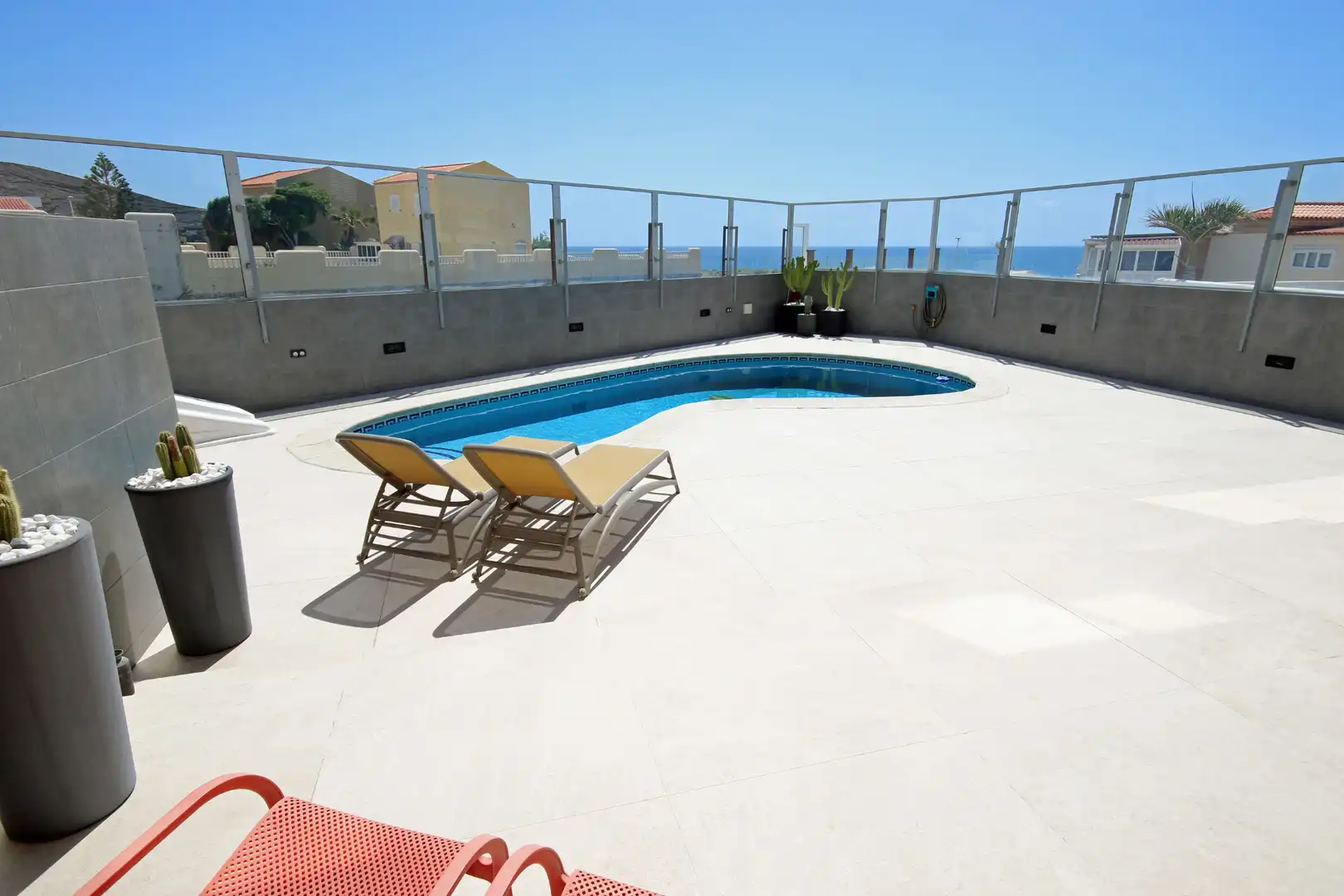 Swimming pool of Detached homes for sale in Granadilla de Abona  with Air Conditioner, Private garden and Swimming Pool