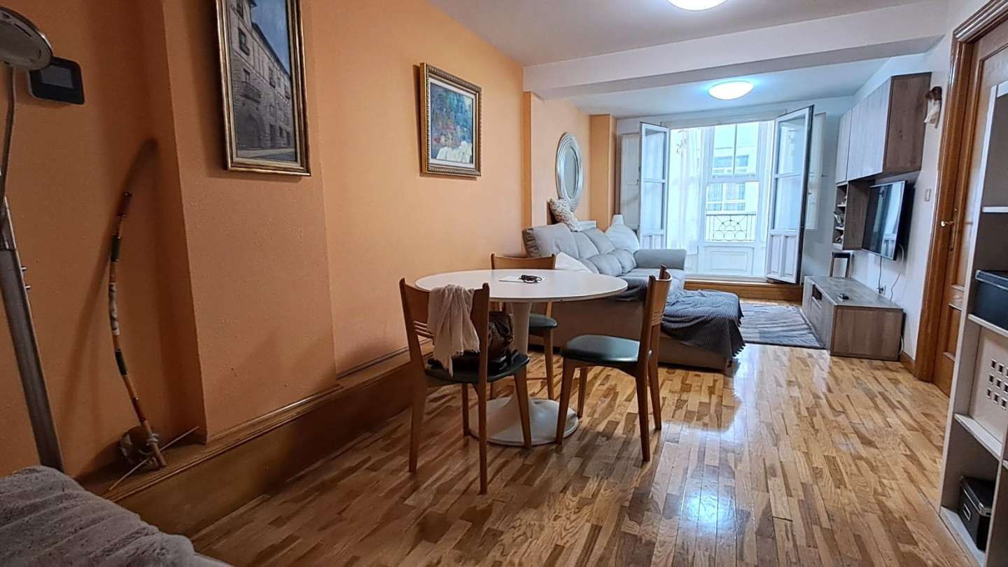 Comedor de Piso en venta en Vitoria - Gasteiz con Calefacción y Balcón