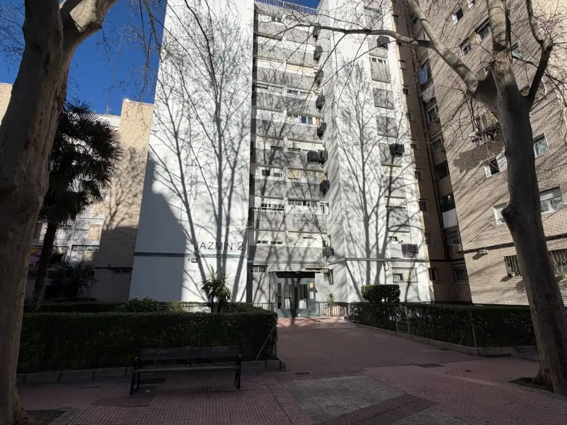 Außenansicht von Wohnung zum Verkauf in Alcalá de Henares