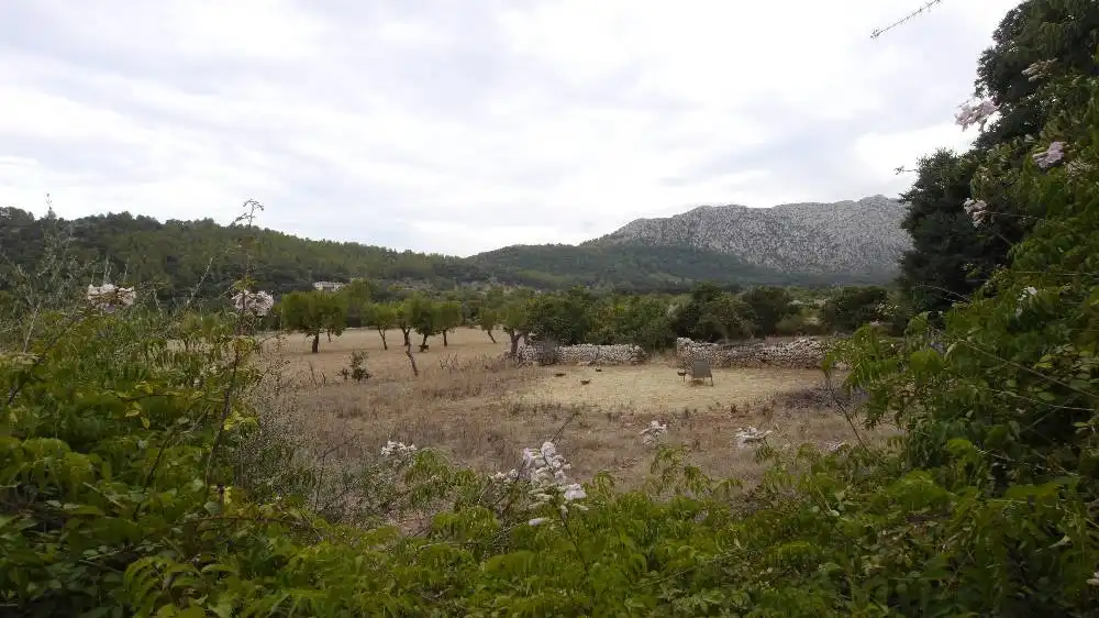 Finca rústica en venda en Pollença amb Jardí privat