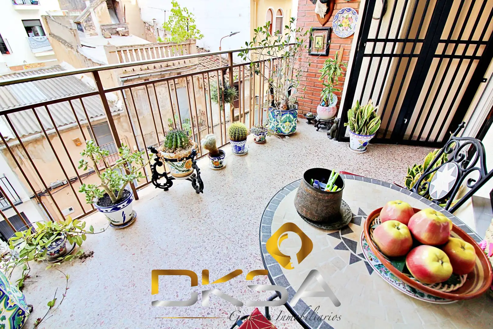 Terraza de Piso en venta en Castellón de la Plana / Castelló de la Plana con Terraza, Amueblado y Balcón