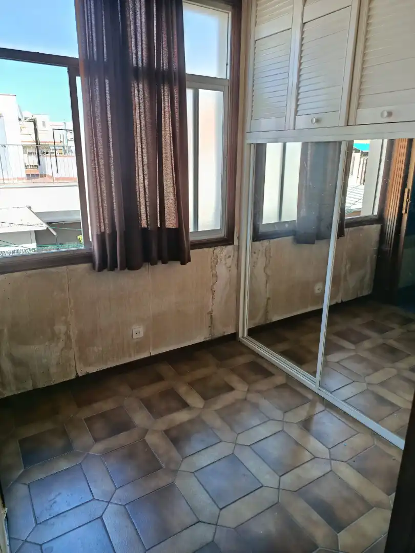 Habitación de Piso en venta en Barcelona con Calefacción y Balcón