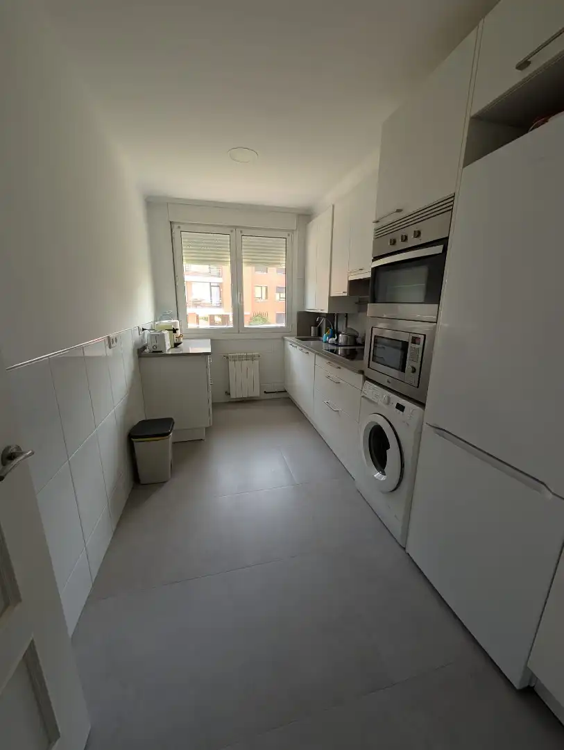 Flat for rent in Calle Arsenio Odriozola, Valdenoja