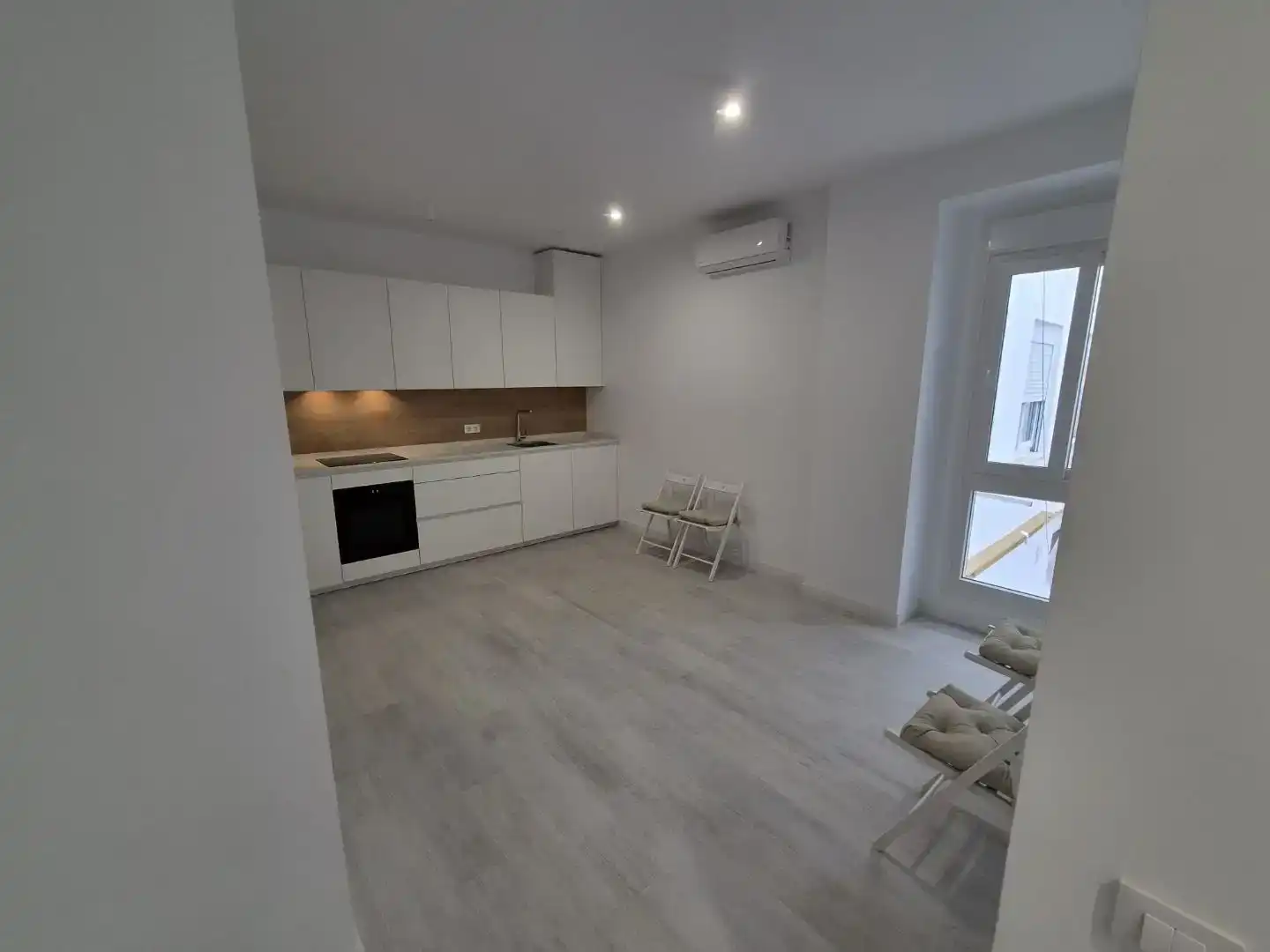 Küche von Wohnung zur Miete in  Sevilla Capital mit Klimaanlage