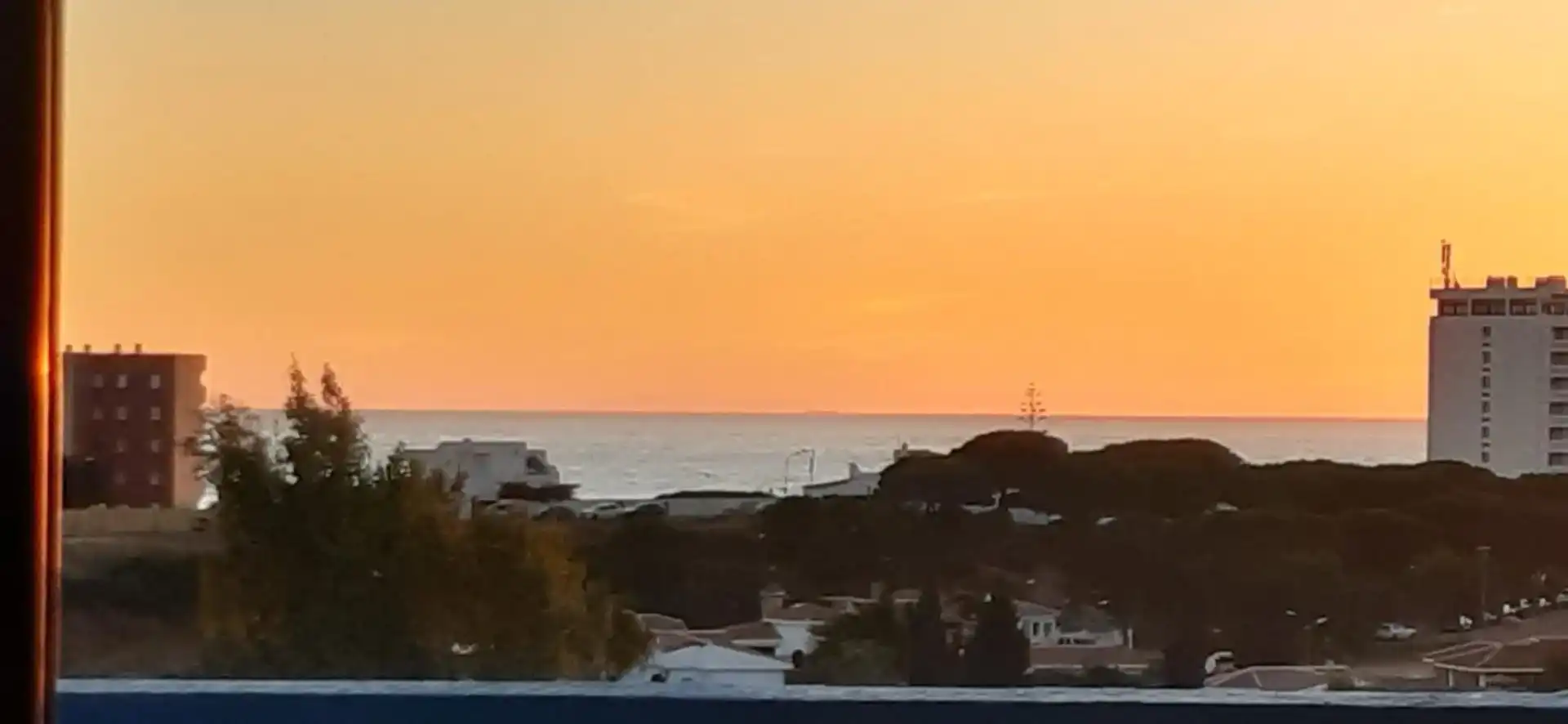 Vista exterior de Estudi en venda en Almonte amb Aire condicionat i Balcó