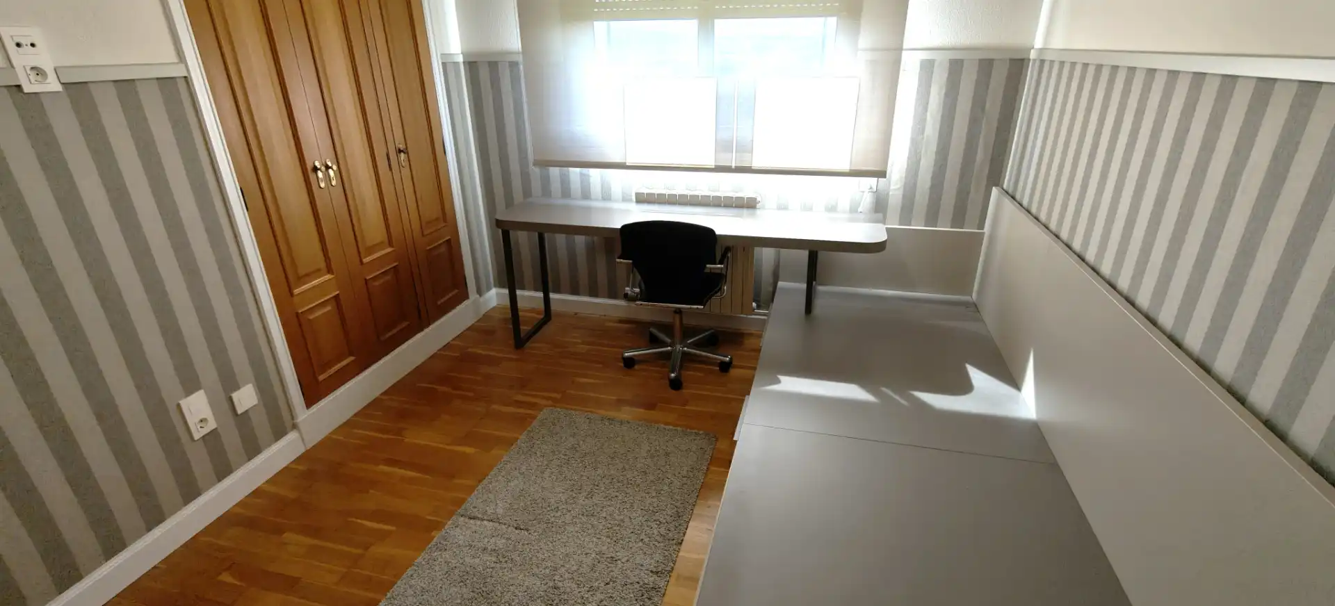 Bedroom of Attic for rent in Zaragoza  with Air Conditioner, Heating and Parquet flooring