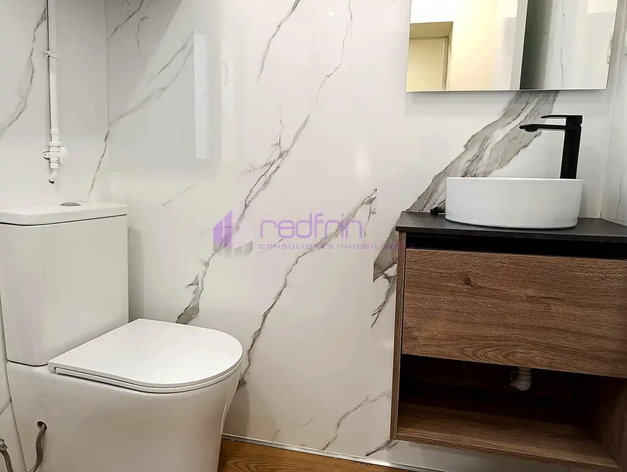 Bathroom of Flat for sale in Madrid