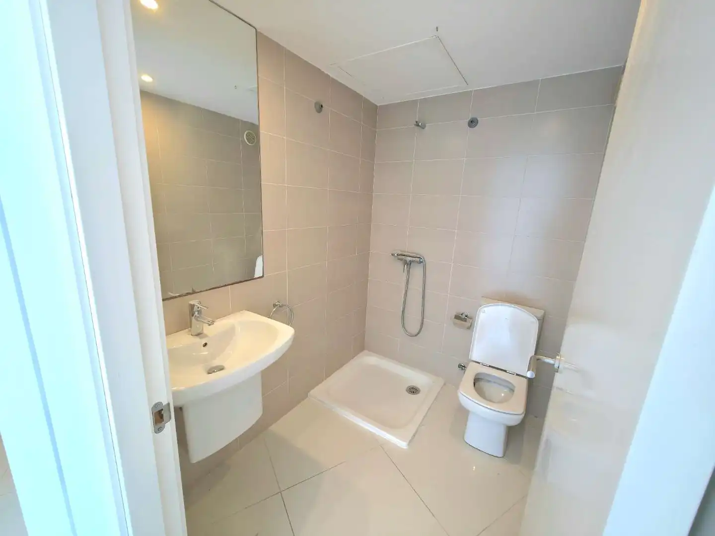 Bathroom of Apartments for sale in Eivissa  with Air Conditioner, Heating and Terrace