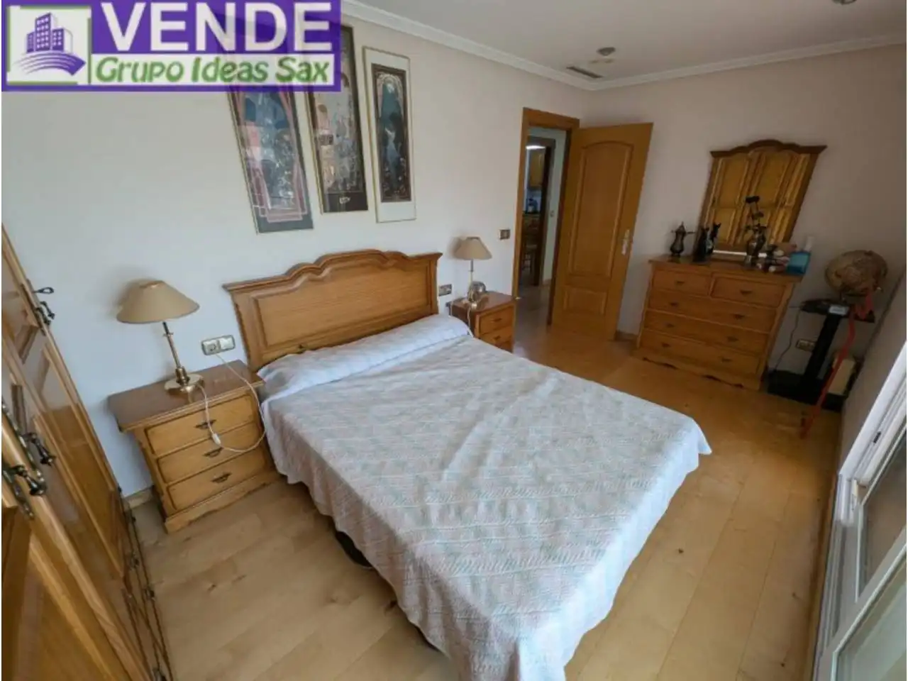Schlafzimmer von Dachboden zum Verkauf in Elda mit Heizung, Terrasse und Möbliert