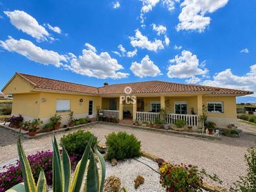 Villa avec jardin à vendre à Calle Zona Raiguero S/N
