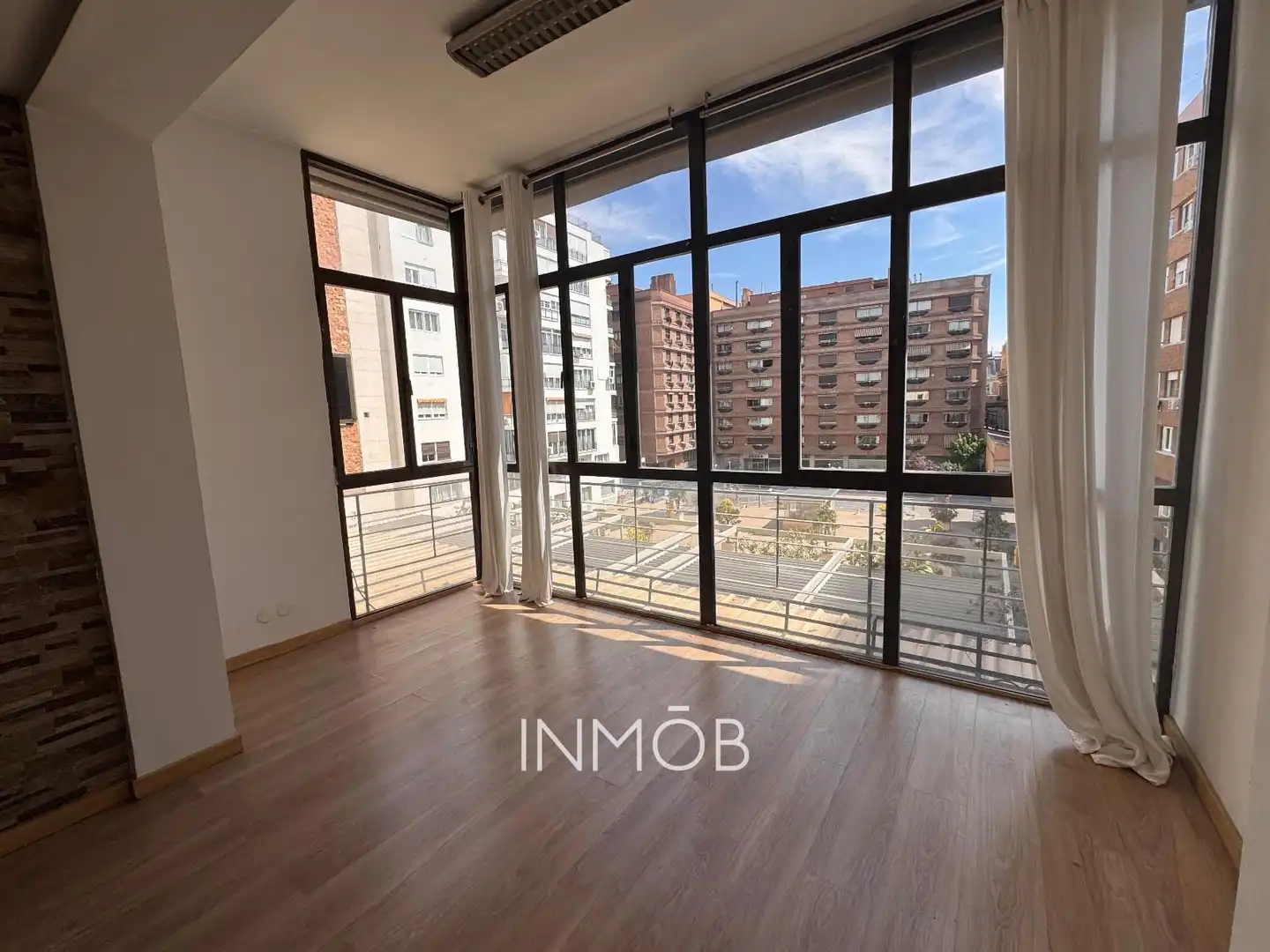 Außenansicht von Wohnung zur Miete in Madrid mit Klimaanlage