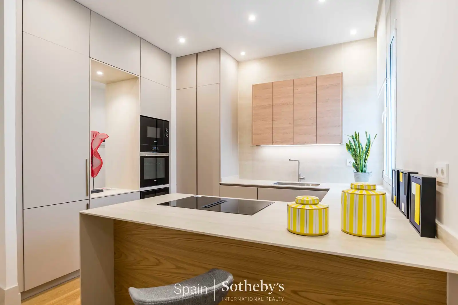 Kitchen of Apartments for sale in Madrid  with Air Conditioner and Heating