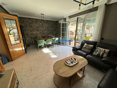 Exterior view of Single-family semi-detached for sale in Alcalá de Henares  with Heating and Private garden