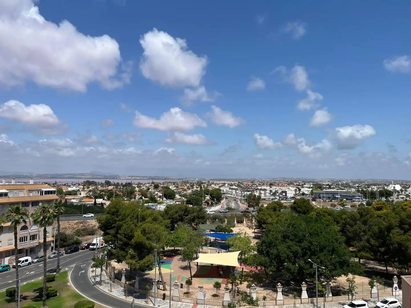 Vista exterior de Pis en venda en Torrevieja amb Aire condicionat, Terrassa i Moblat