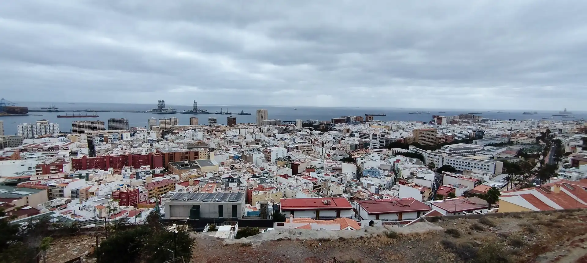 Außenansicht von Büro zur Miete in Las Palmas de Gran Canaria mit Klimaanlage, Terrasse und Balkon