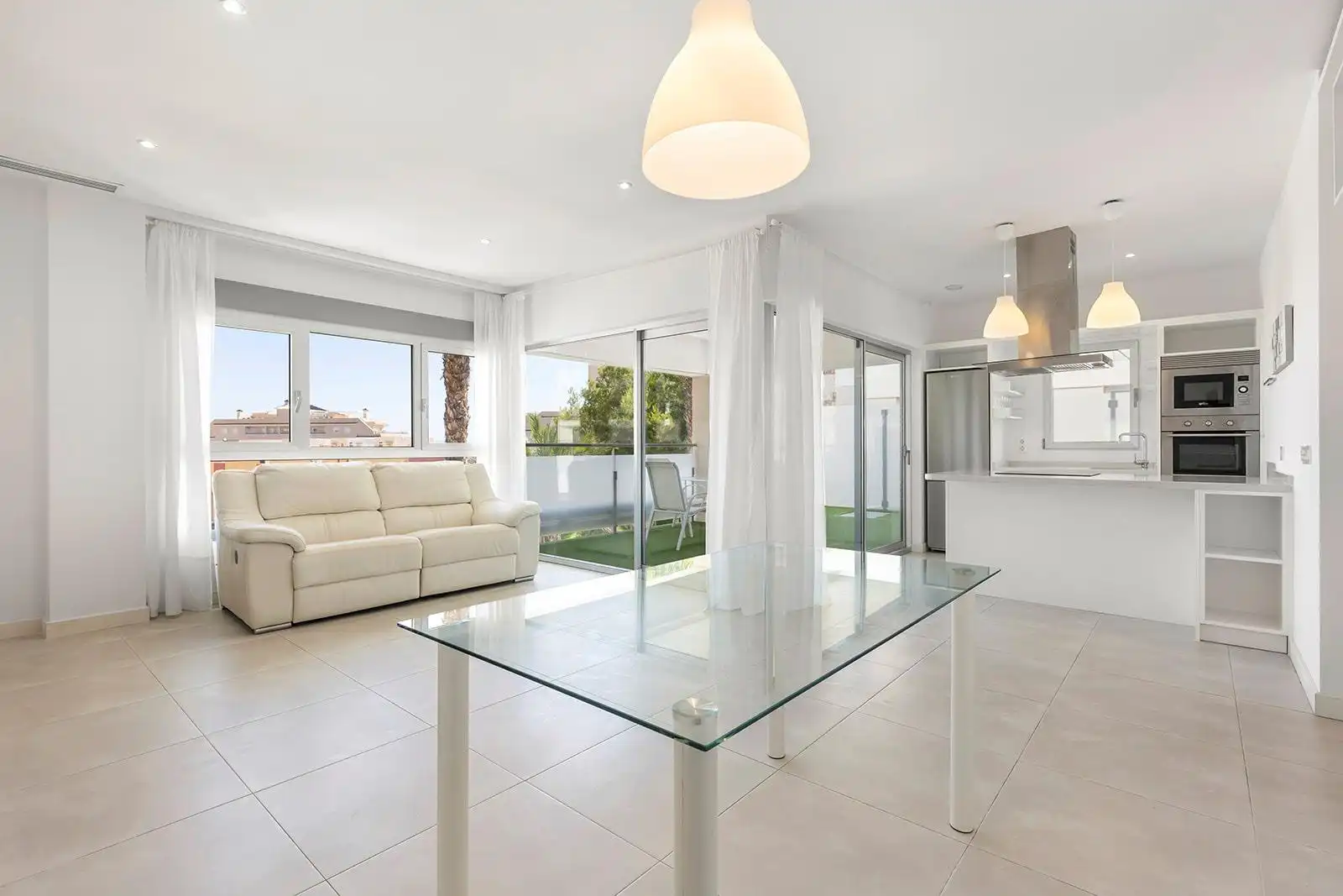 Apartamento con piscina en venta en Calle VANILLA, imagen 2