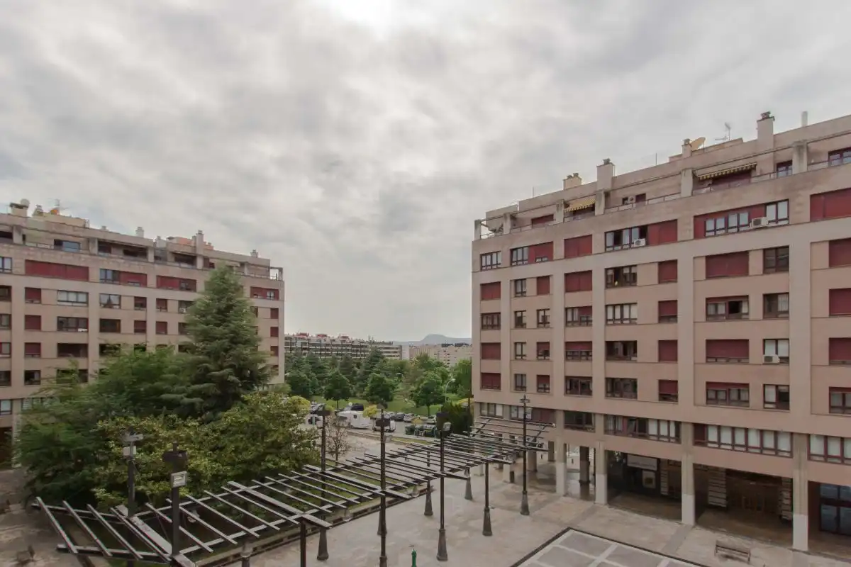 Piso de alquiler en Pio XII, Mendebaldea - Ermitagaña