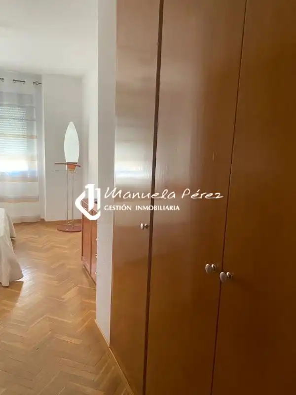 Schlafzimmer von Wohnung zum Verkauf in Cáceres mit Klimaanlage, Heizung und Terrasse