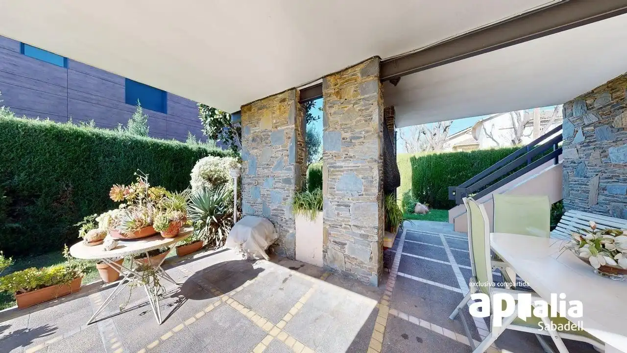 Jardí de Casa o xalet en venda en Barberà del Vallès amb Calefacció, Jardí privat i Terrassa