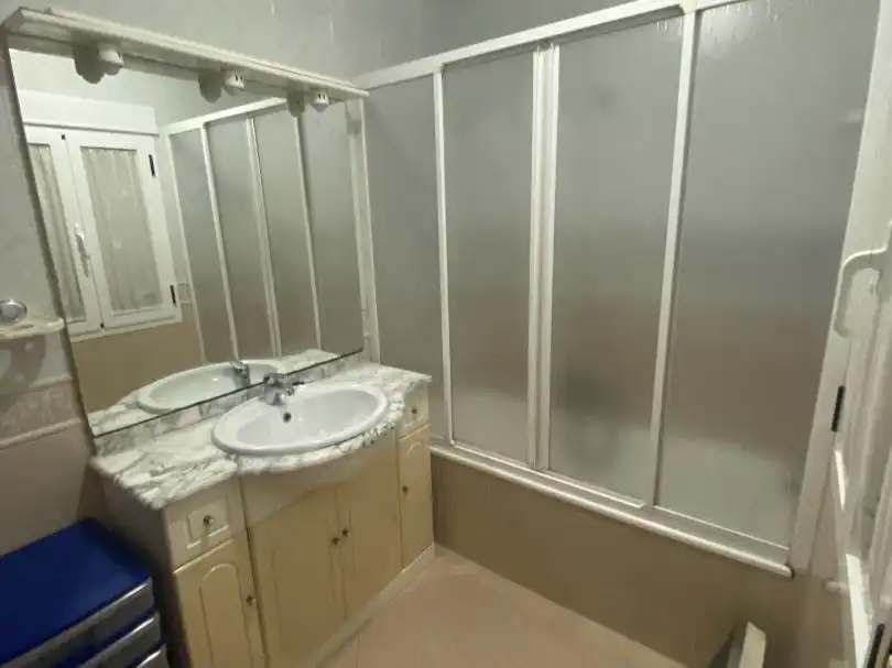 Badezimmer von Wohnung zur Miete in Baeza, Jaén