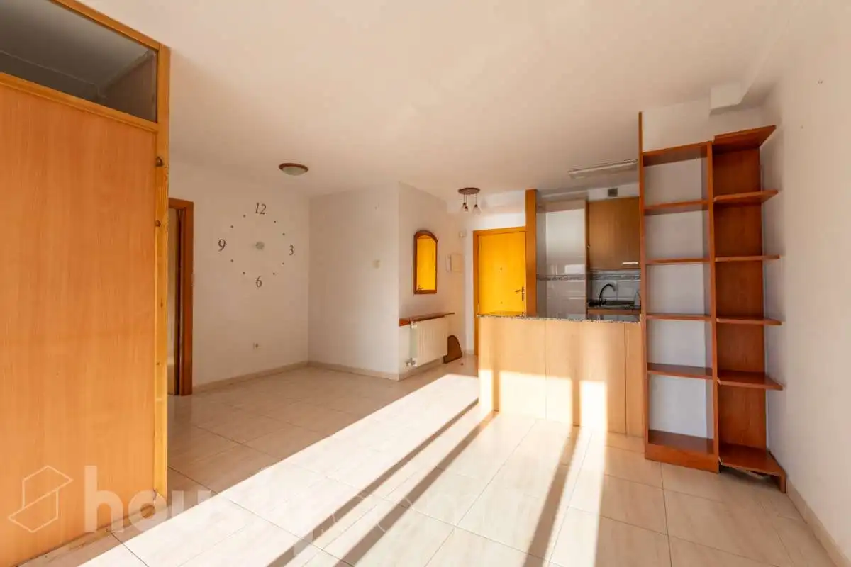 Wohnung zum Verkauf in Sant Martí Sarroca mit Privatgarten, Abstellraum und Gemeinschaftspool