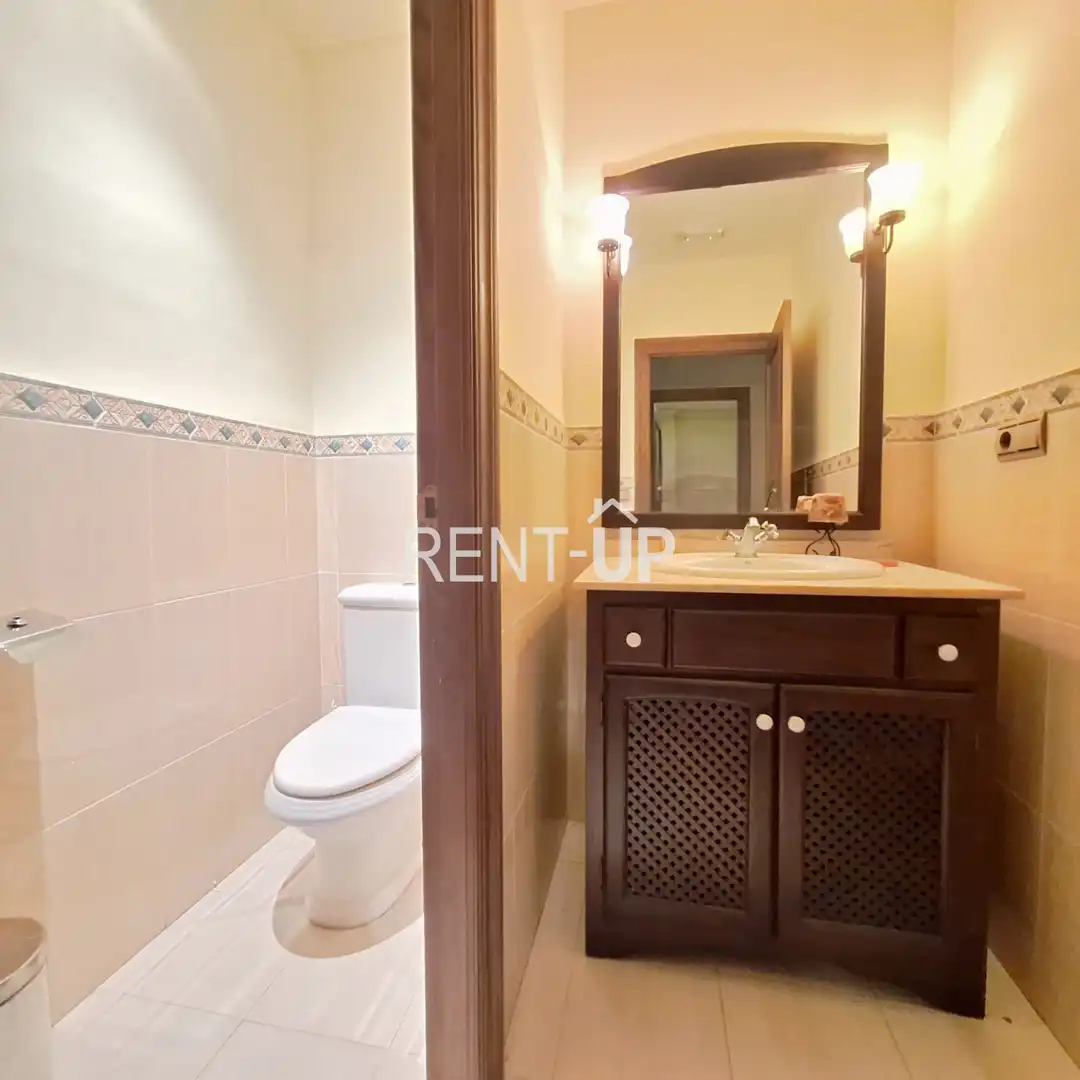 Baño de Local de alquiler en Xàtiva con Aire acondicionado y Amueblado