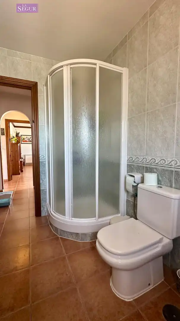 Bany de Casa o xalet en venda en Conil de la Frontera amb Jardí privat, Terrassa i Piscina