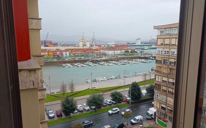 Vista exterior de Pis en venda en Santander amb Parquet i Moblat