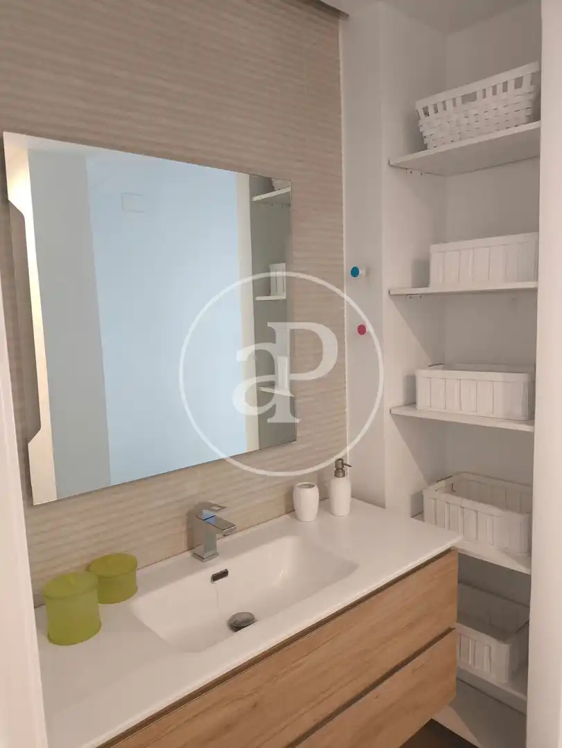 Baño de Piso de alquiler en Valencia con Aire acondicionado, Terraza y Trastero