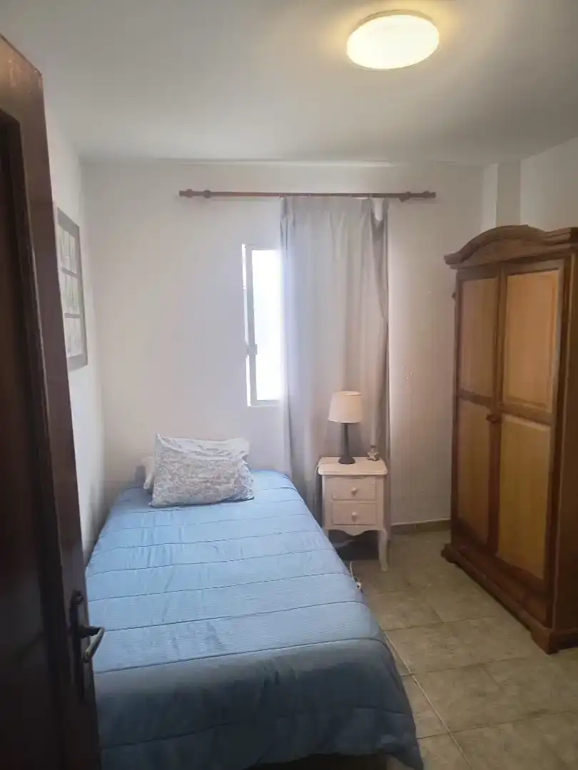 Dormitori de Apartament de lloguer en Adeje amb Moblat, Forn i Rentadora