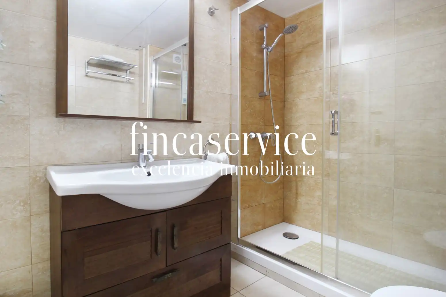 Baño de Piso en venta en Sant Boi de Llobregat con Aire acondicionado, Calefacción y Amueblado