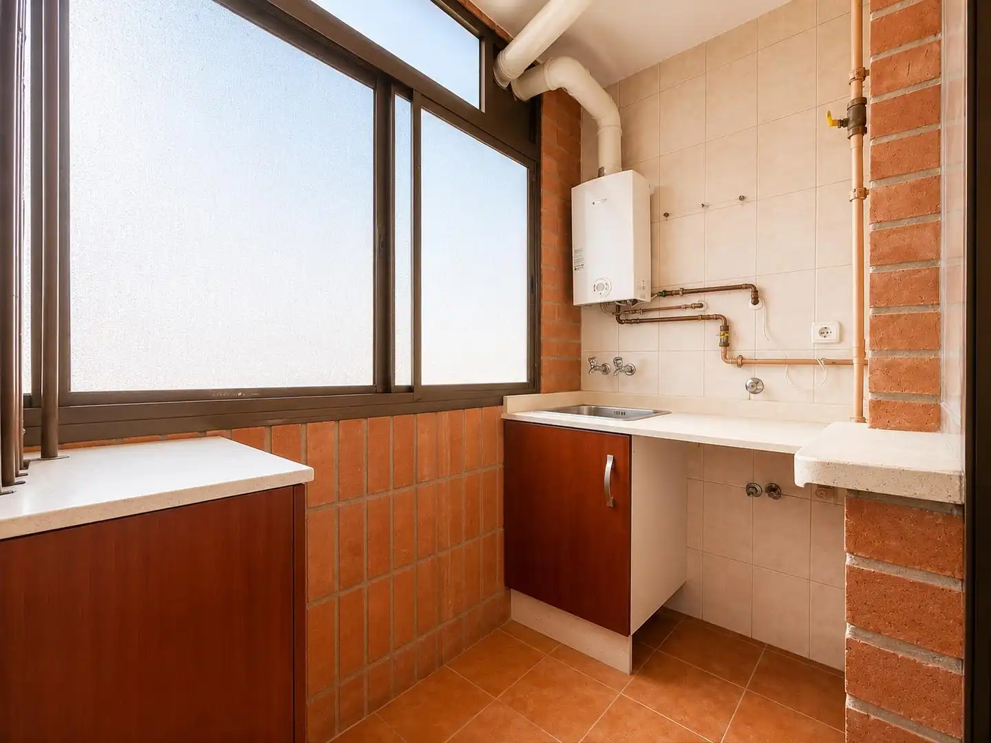 Bathroom of Flat for rent in Paterna  with Balcony