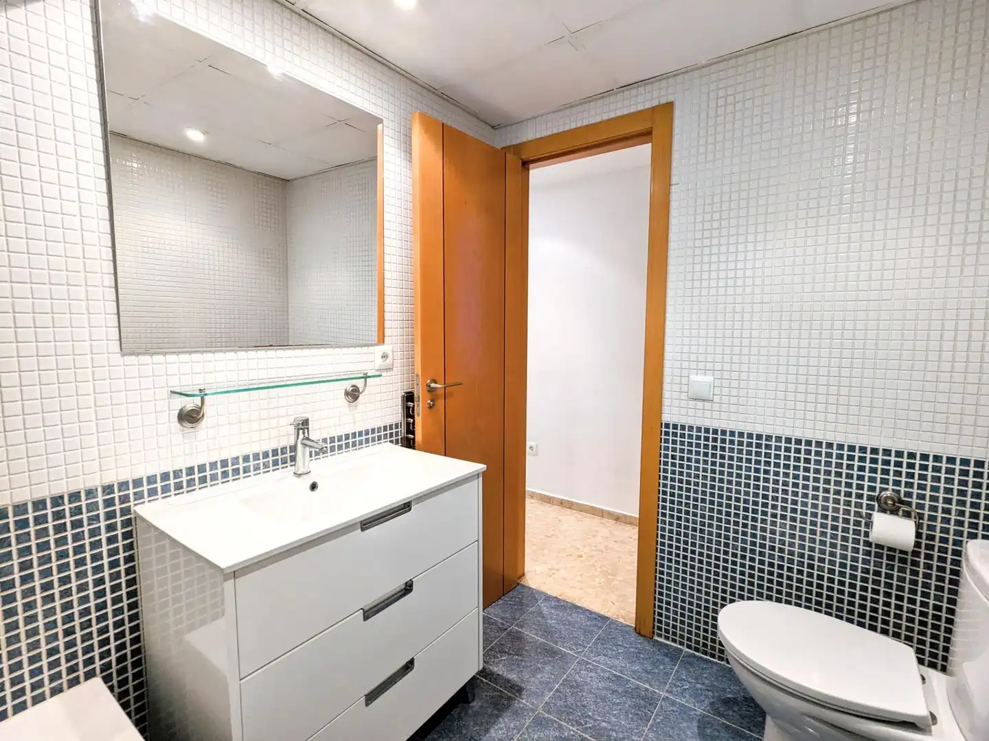 Baño de Piso de alquiler en Rafelbuñol / Rafelbunyol con Aire acondicionado, Calefacción y Amueblado