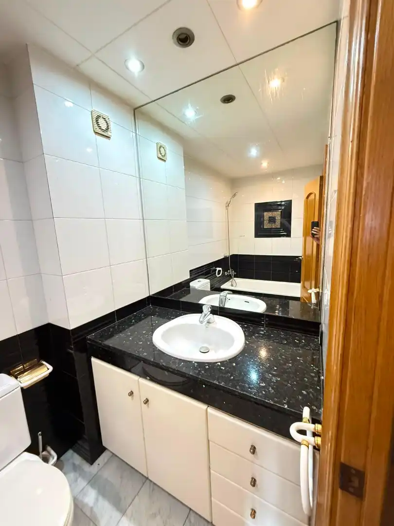 Piso con terraza en venta en Carrer de Nicolau Guanyabens, imagen 13
