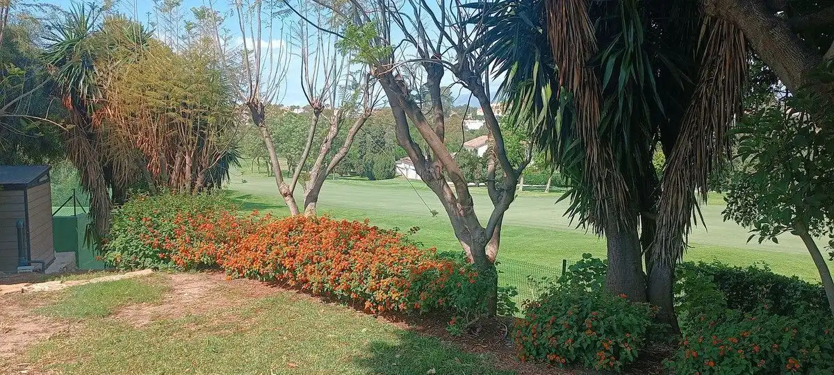 Vista exterior de Ático en venta en Marbella con Aire acondicionado, Calefacción y Terraza