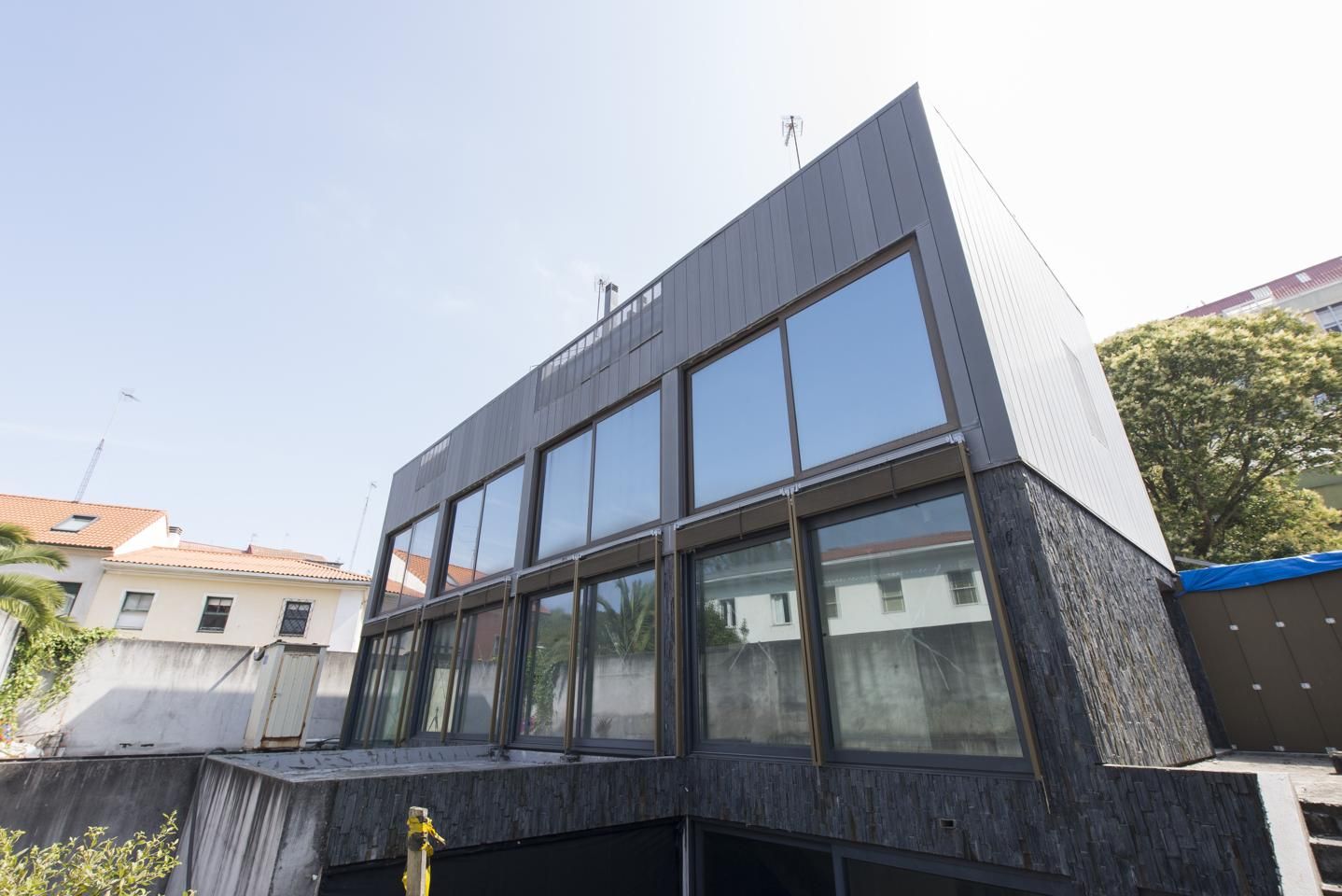 Vista exterior de Casa adosada en venda en A Coruña Capital  amb Calefacció, Jardí privat i Terrassa