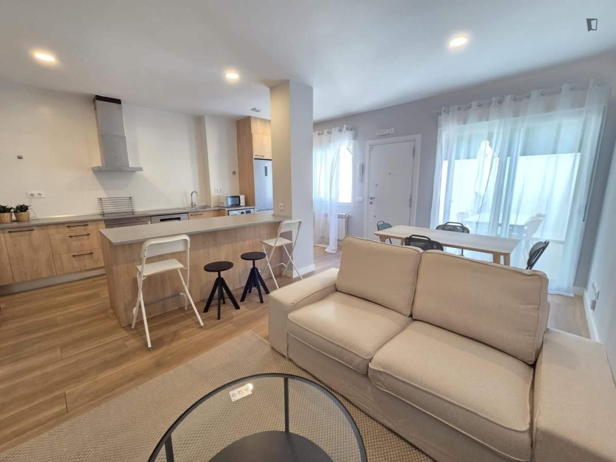 Sala d'estar de Apartament de lloguer en  Madrid Capital amb Moblat, Forn i Rentadora