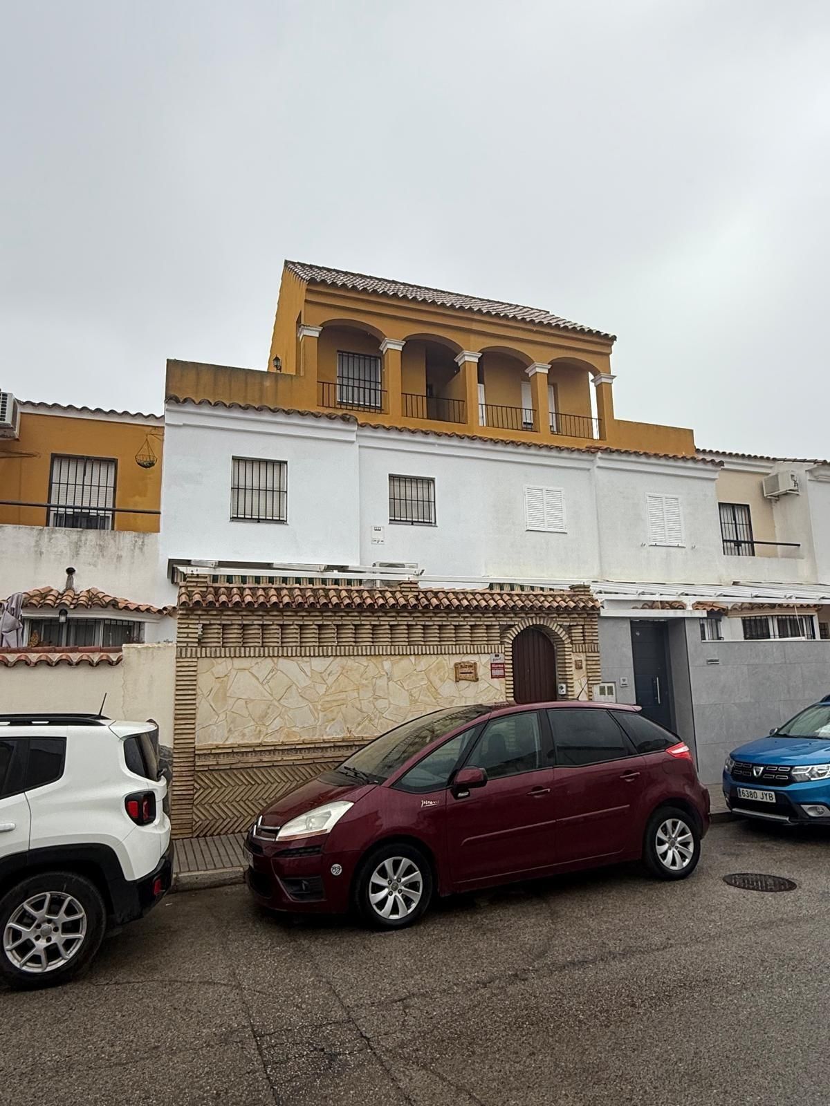 Exterior view of Single-family semi-detached for sale in Chiclana de la Frontera  with Air Conditioner, Parquet flooring and Terrace
