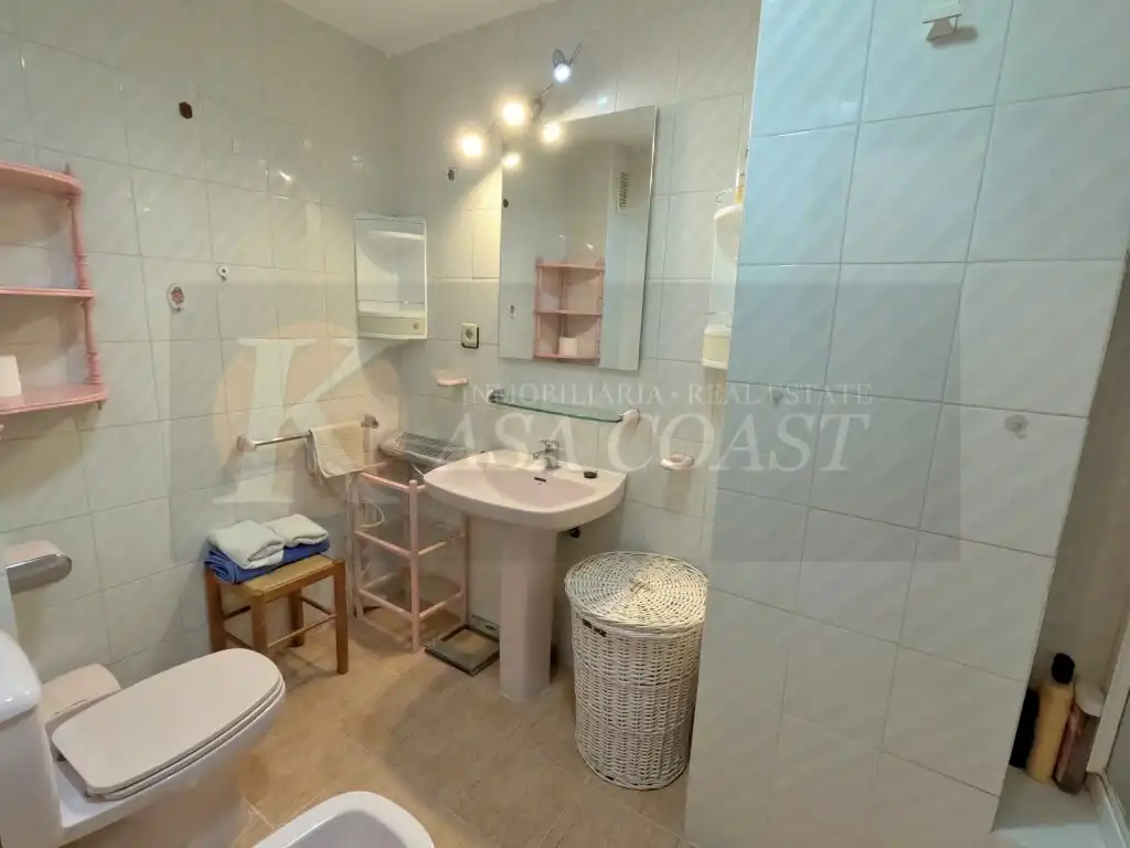 Baño de Piso en venta en Fuengirola con Aire acondicionado, Jardín privado y Terraza