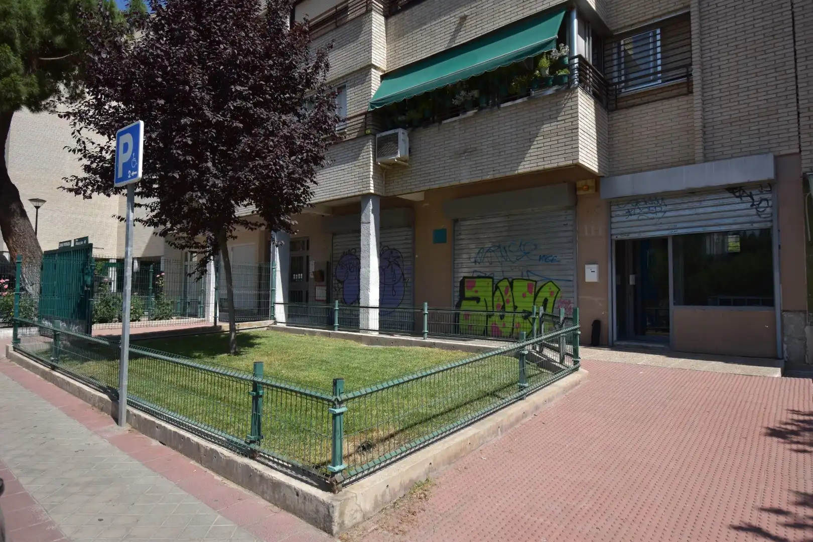 Exterior view of Commercial properties for rent in Madrid