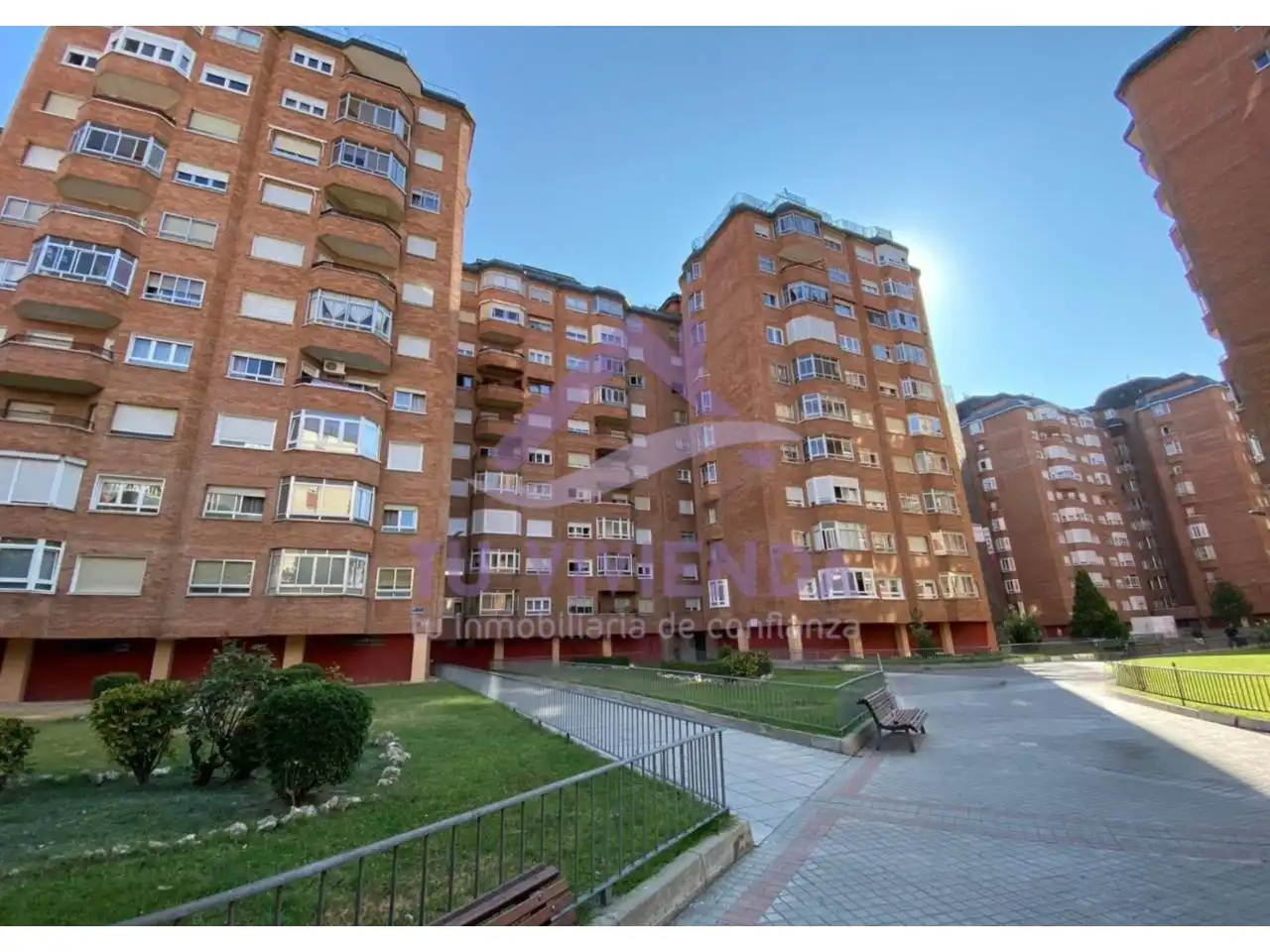 Außenansicht von Wohnung zum Verkauf in Valladolid mit Heizung, Parkett und Terrasse