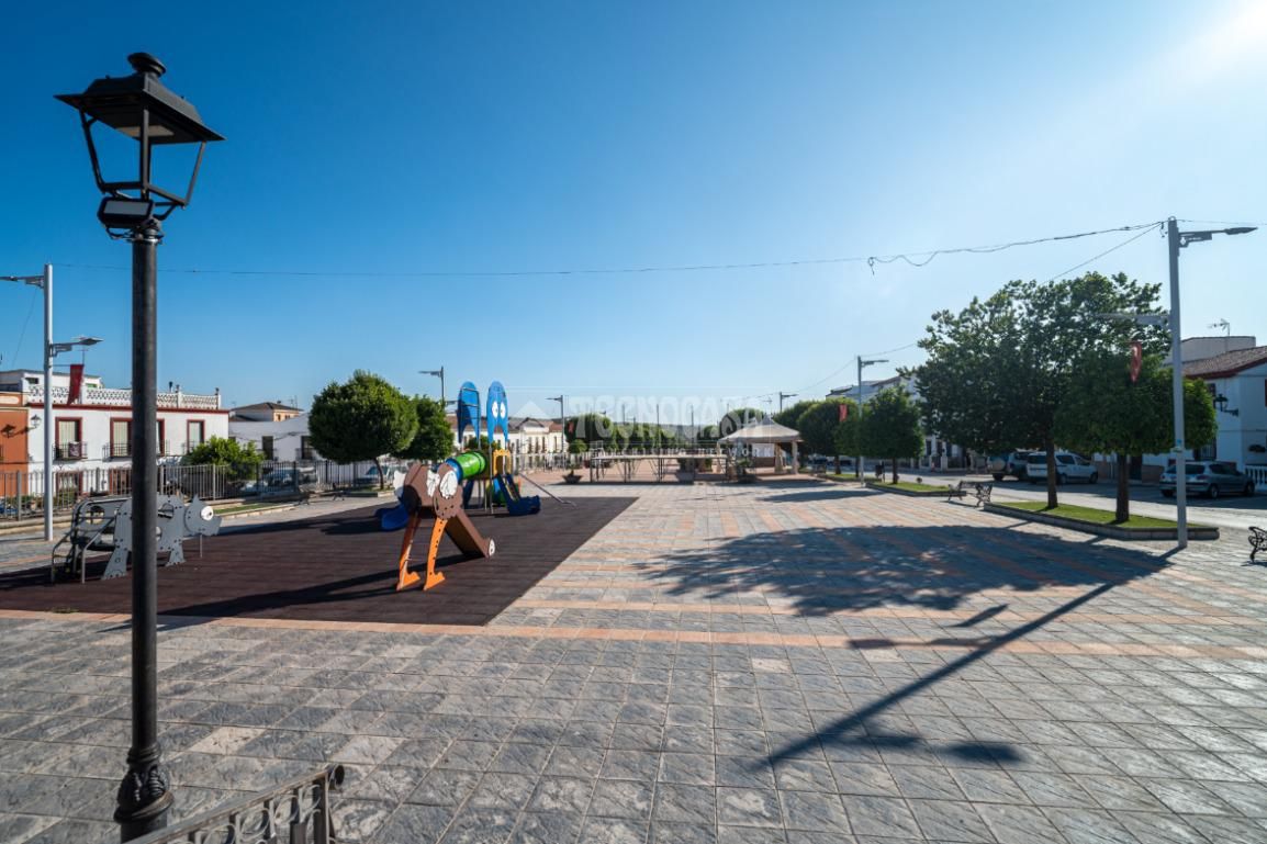 Exterior view of Single-family semi-detached for sale in Guarromán  with Air Conditioner and Terrace