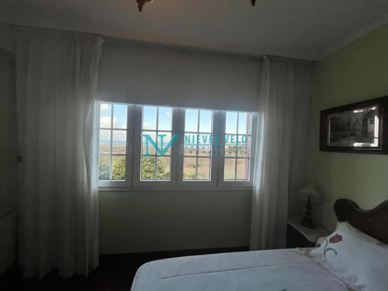 Schlafzimmer von Haus oder Chalet zum Verkauf in Carballo mit Heizung, Privatgarten und Möbliert