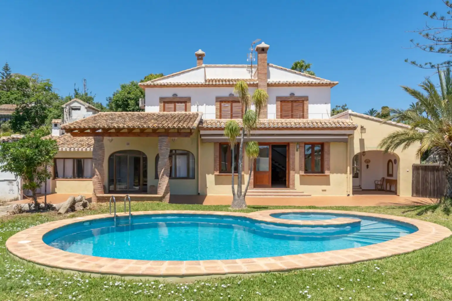 Swimming pool of Houses for sale in Jávea / Xàbia  with Air Conditioner, Heating and Private garden