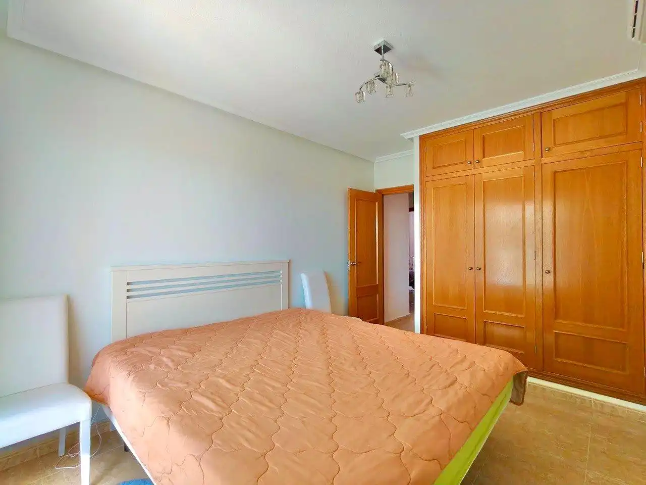 Habitación de Ático de alquiler en Orihuela con Aire acondicionado, Terraza y Amueblado