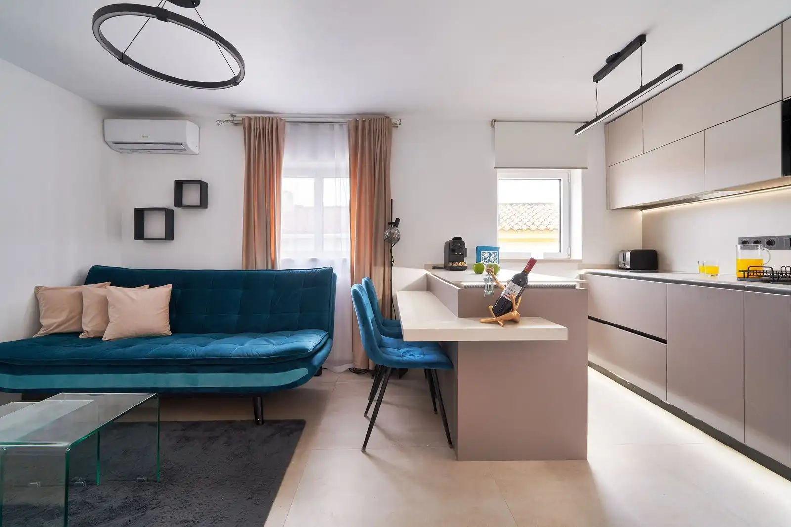 Sala de estar de Piso en venta en Marbella con Aire acondicionado, Amueblado y Microondas