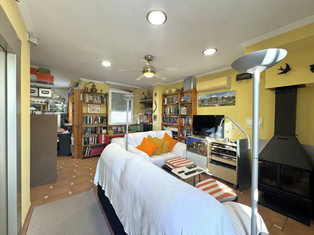 Sala de estar de Casa o chalet en venta en Soneja con Aire acondicionado, Calefacción y Terraza