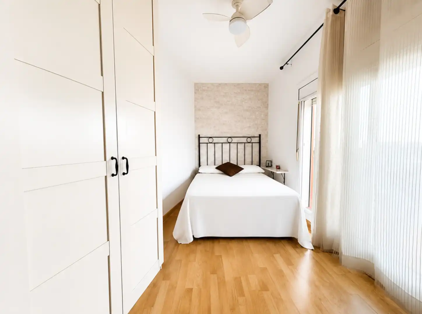 Bedroom of Attic for sale in Barcelona  with Air Conditioner, Terrace and Oven