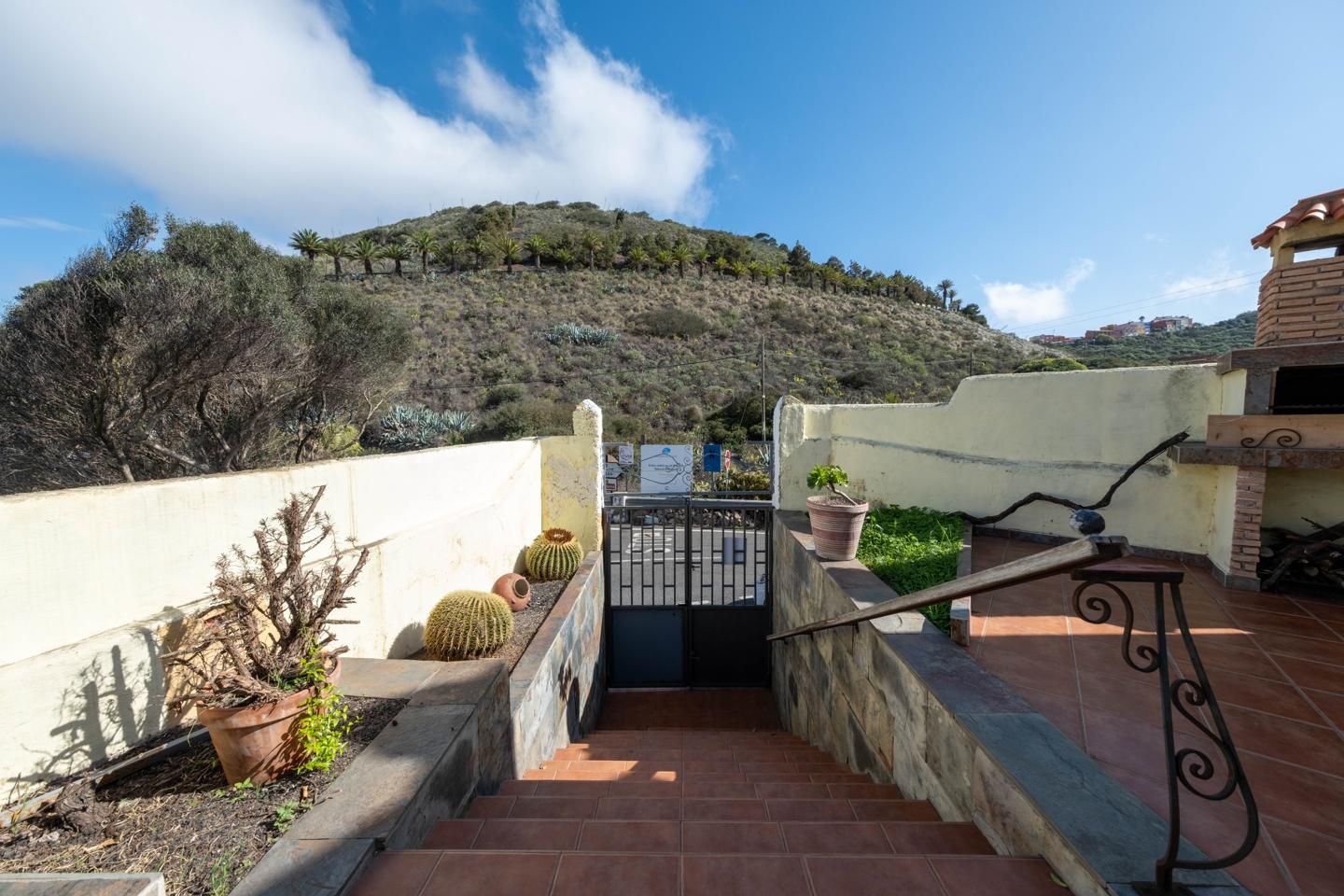 Vista exterior de Casa o xalet en venda en Santa Brígida amb Jardí privat i Terrassa